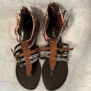 Bamboo Leather Strappy Gladiator T-Strap Sandals. Size 7.5. Snake print NEW